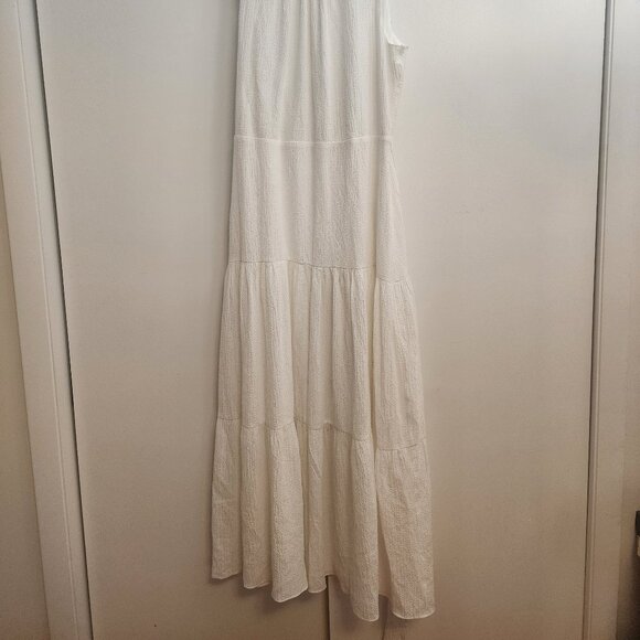 Anne Klein Men's Tiered Tie Neck Maxi - Picture 5 of 6